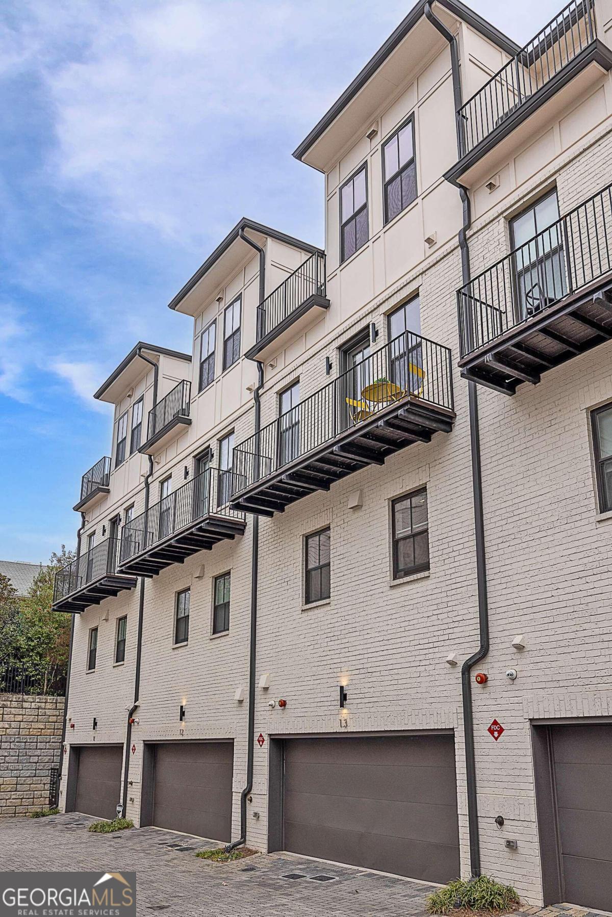 574 Boulevard Place NE # 13