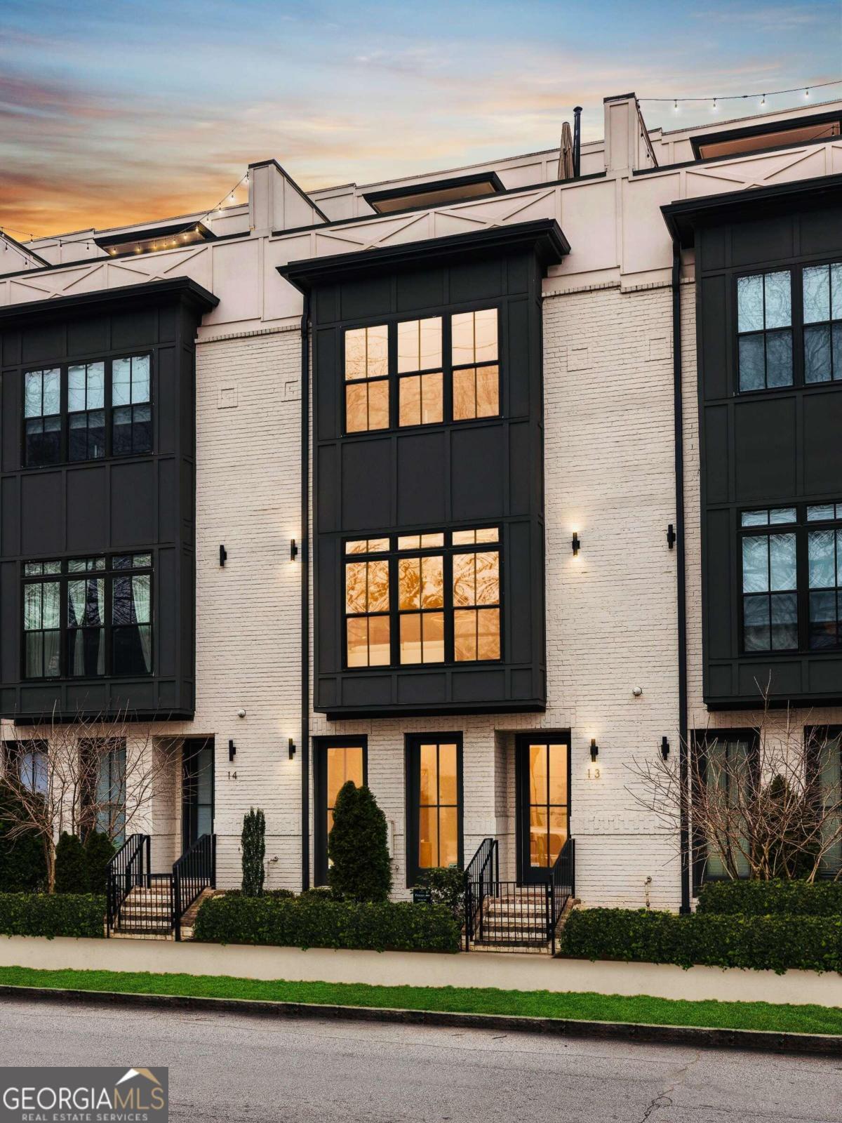 574 Boulevard Place NE # 13