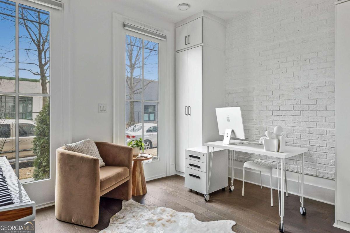 574 Boulevard Place NE # 13