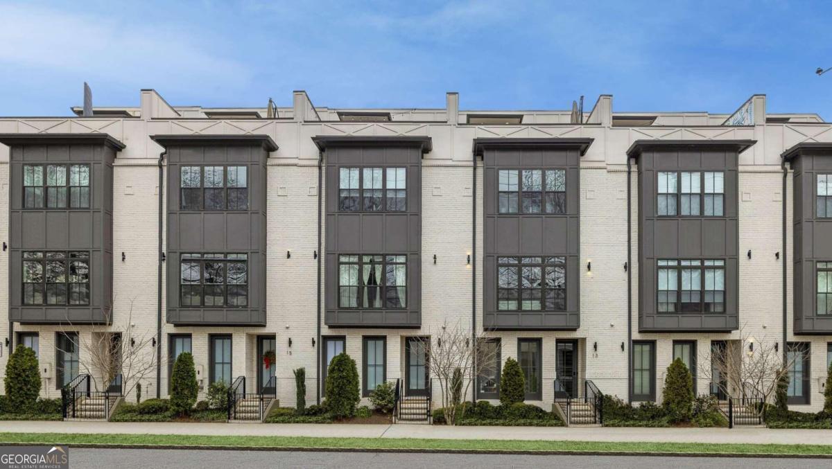 574 Boulevard Place NE # 13