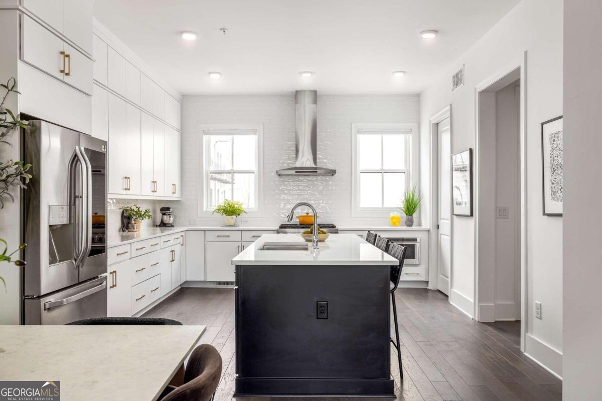 574 Boulevard Place NE # 13