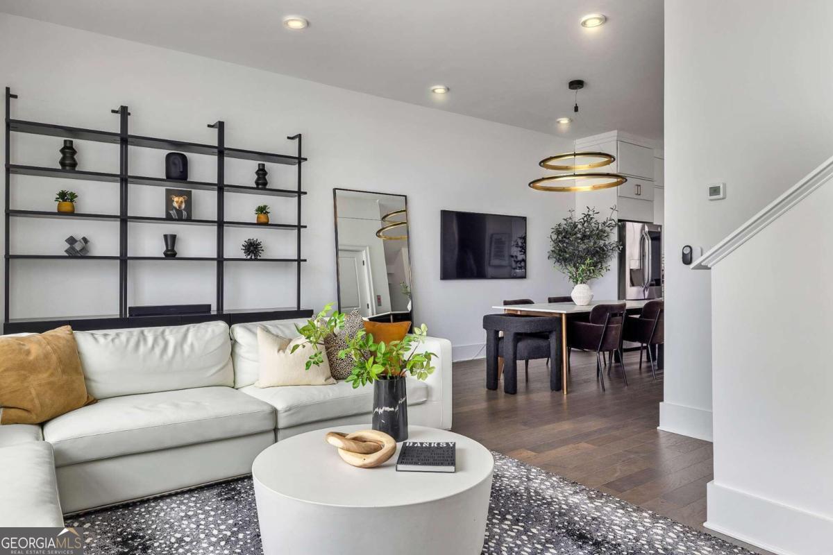 574 Boulevard Place NE # 13