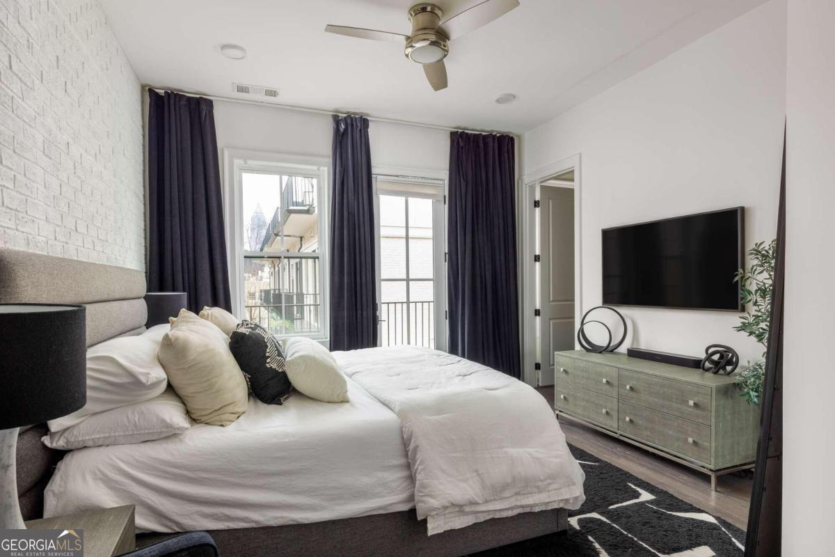 574 Boulevard Place NE # 13