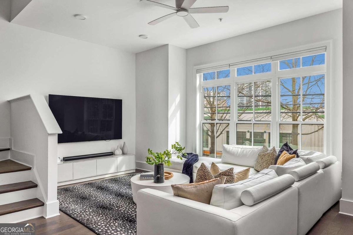 574 Boulevard Place NE # 13