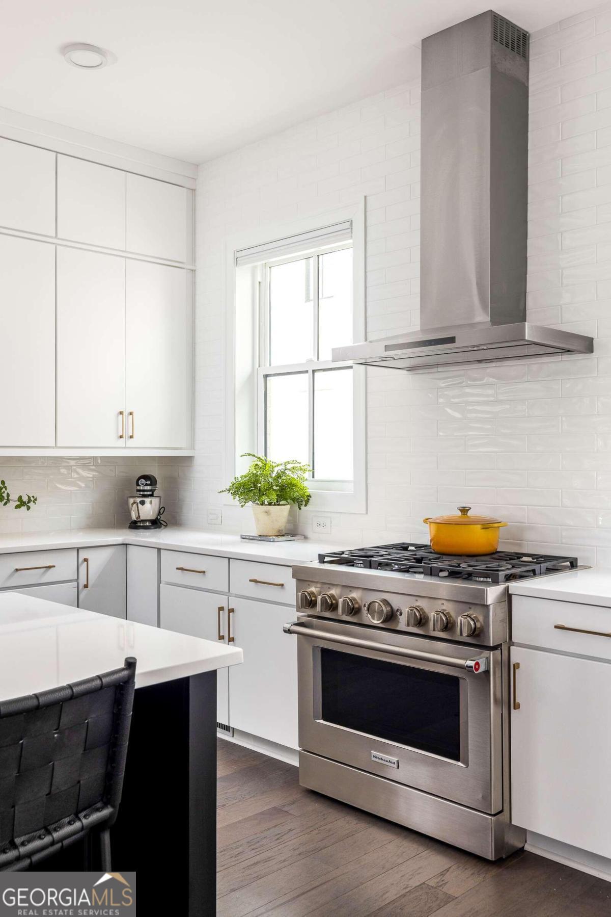 574 Boulevard Place NE # 13