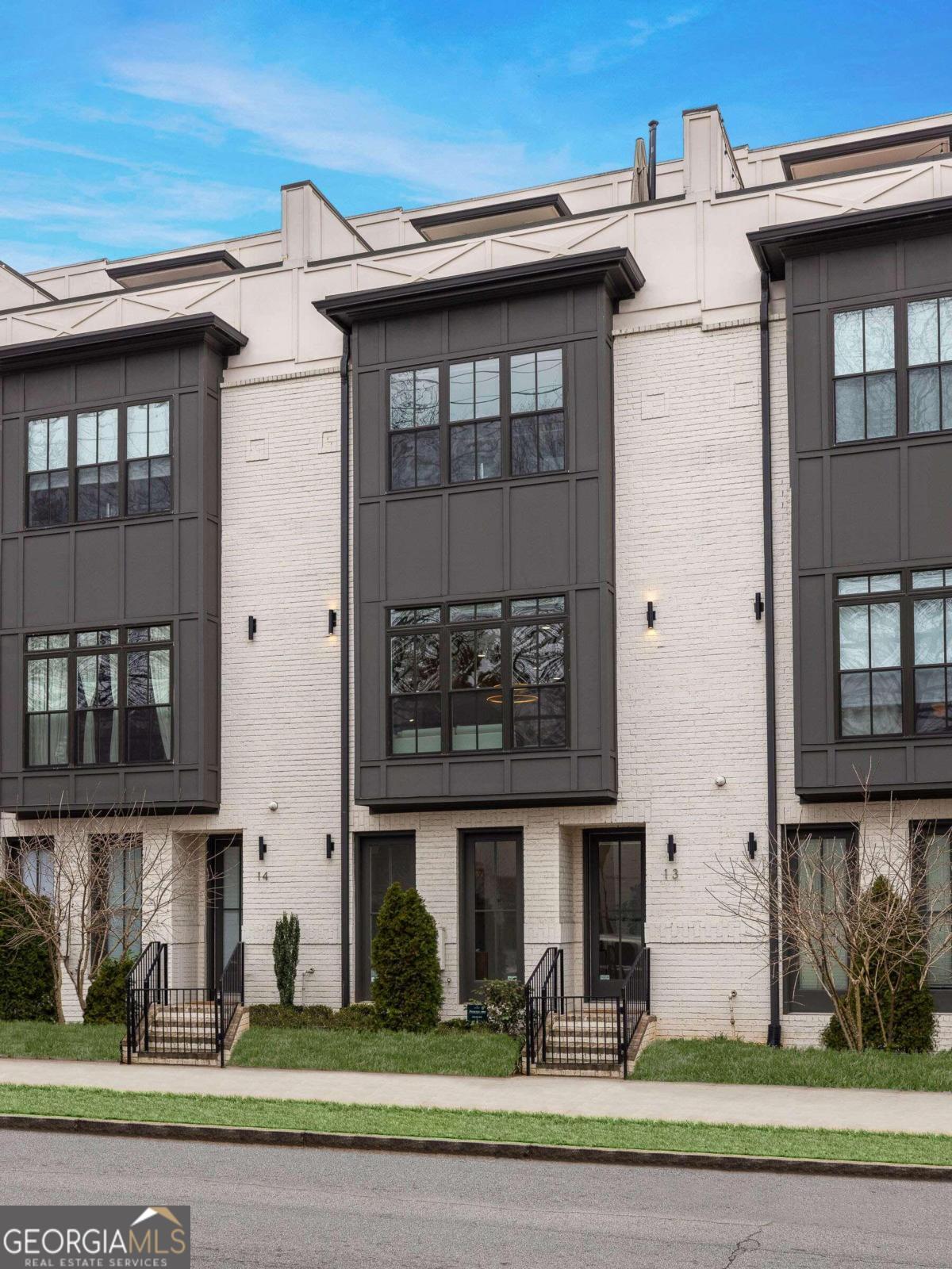 574 Boulevard Place NE # 13