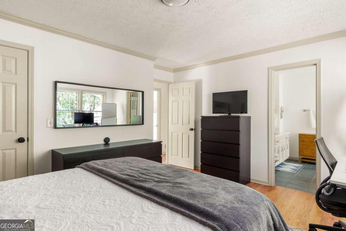 205 Pauline Drive NW