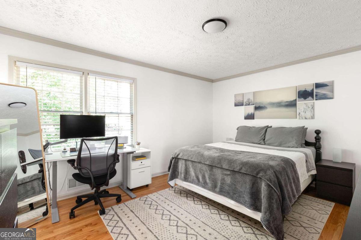 205 Pauline Drive NW