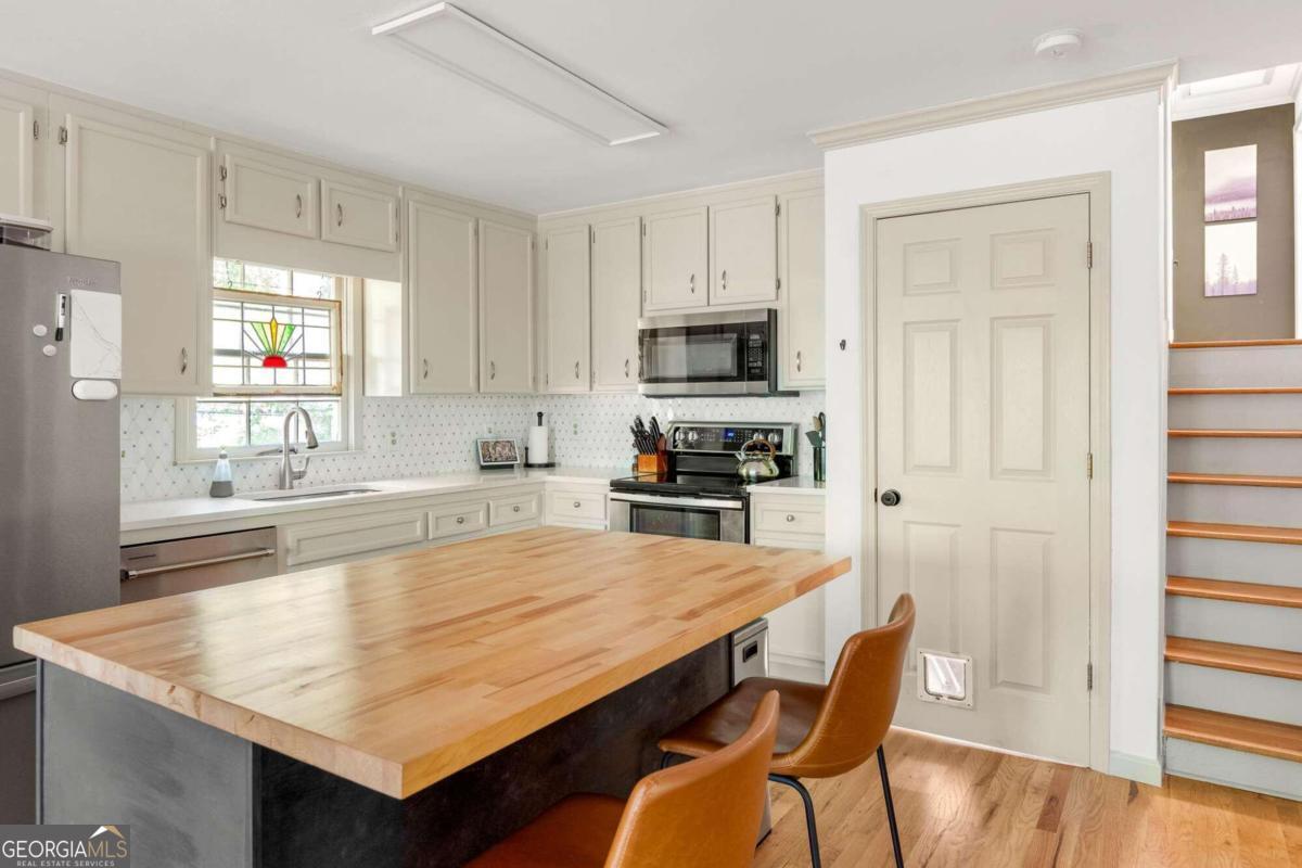 205 Pauline Drive NW