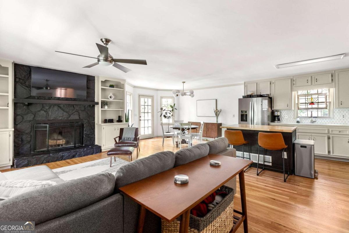 205 Pauline Drive NW