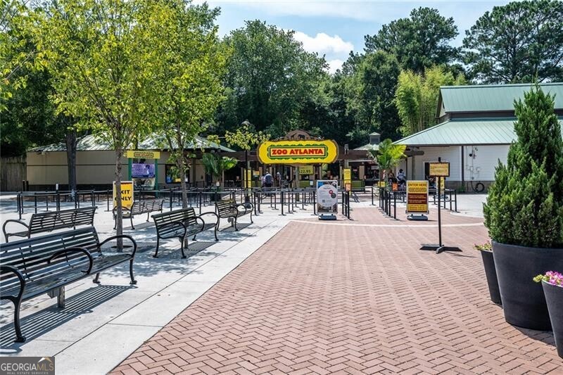 889 Commonwealth Avenue SE