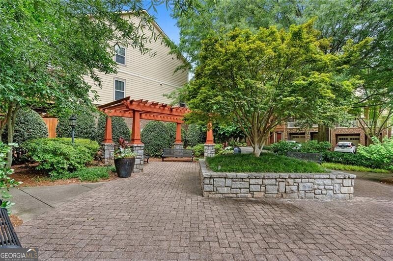 889 Commonwealth Avenue SE