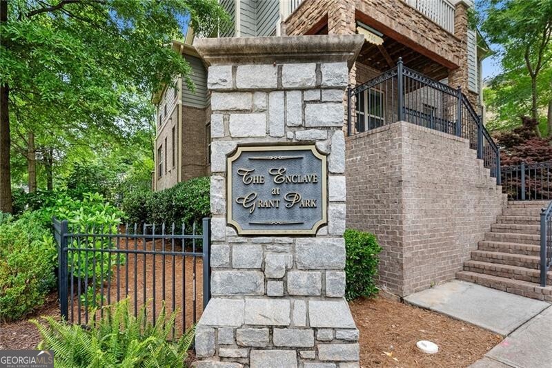 889 Commonwealth Avenue SE