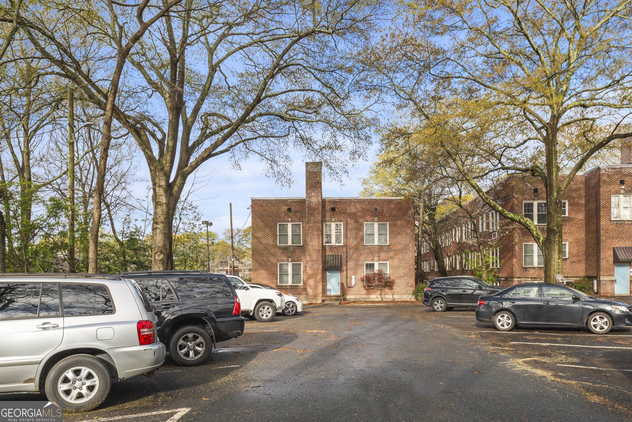 733 Frederica Street # 16