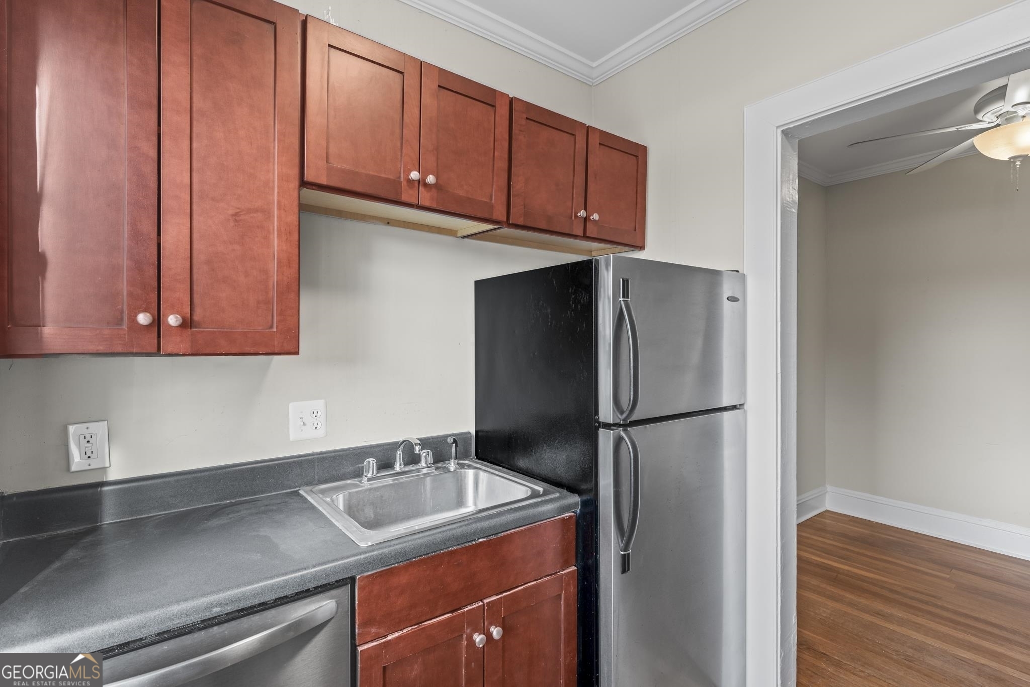 733 Frederica Street # 16