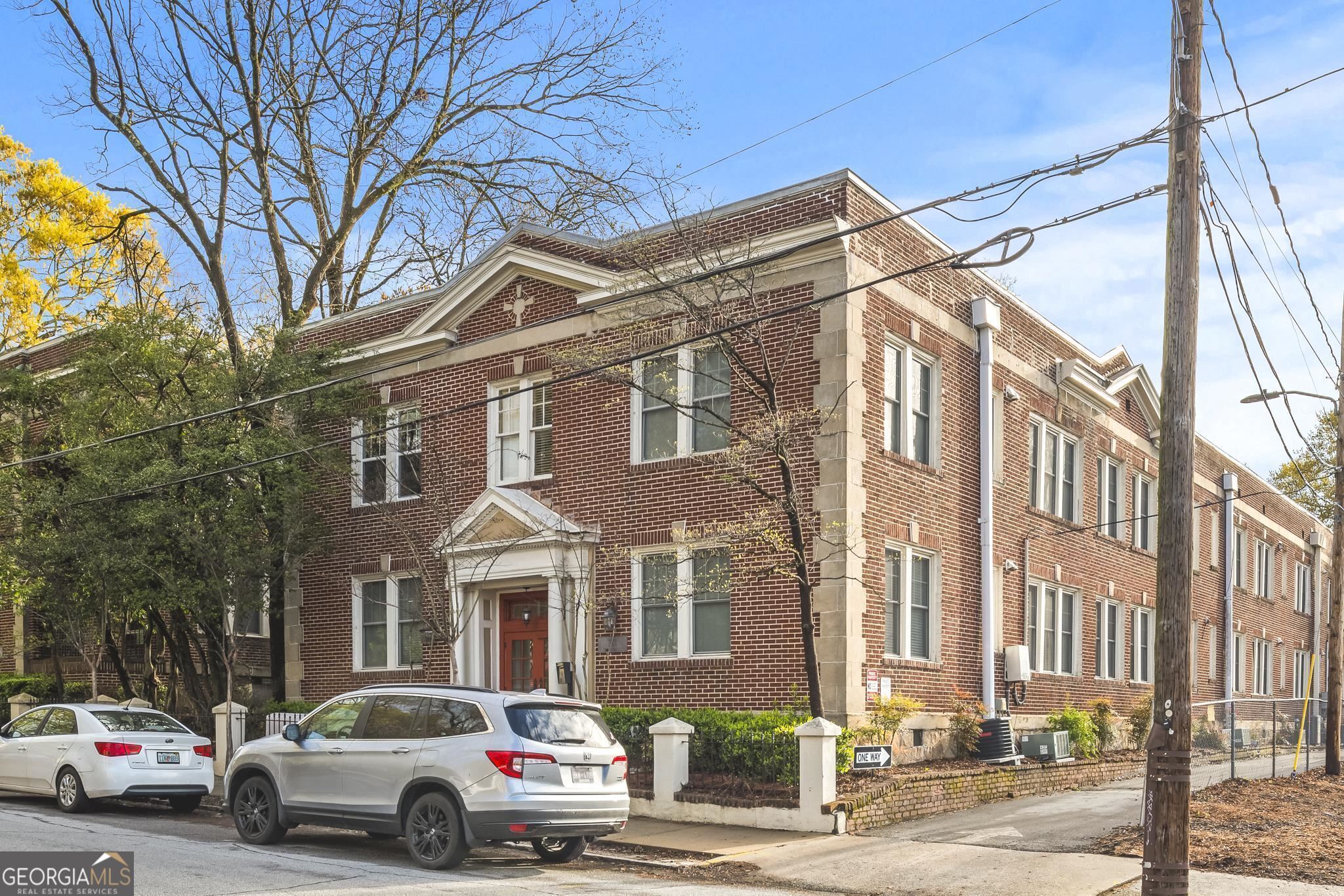 733 Frederica Street # 16