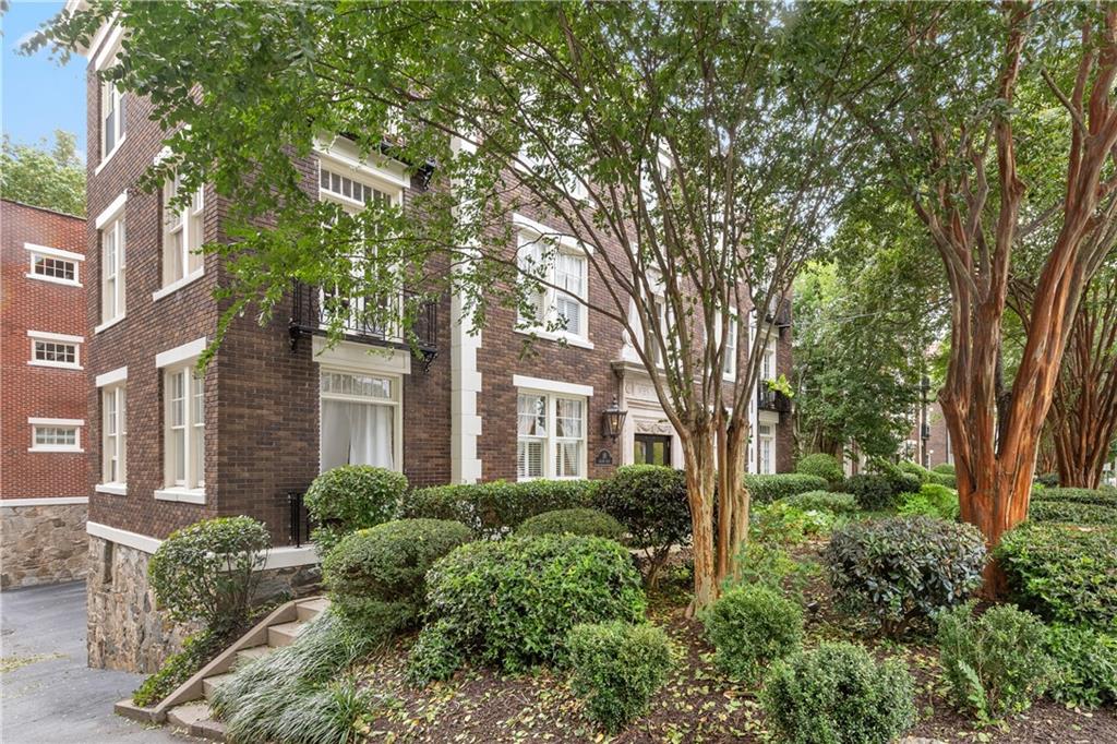 18 Collier Road NW Unit 1