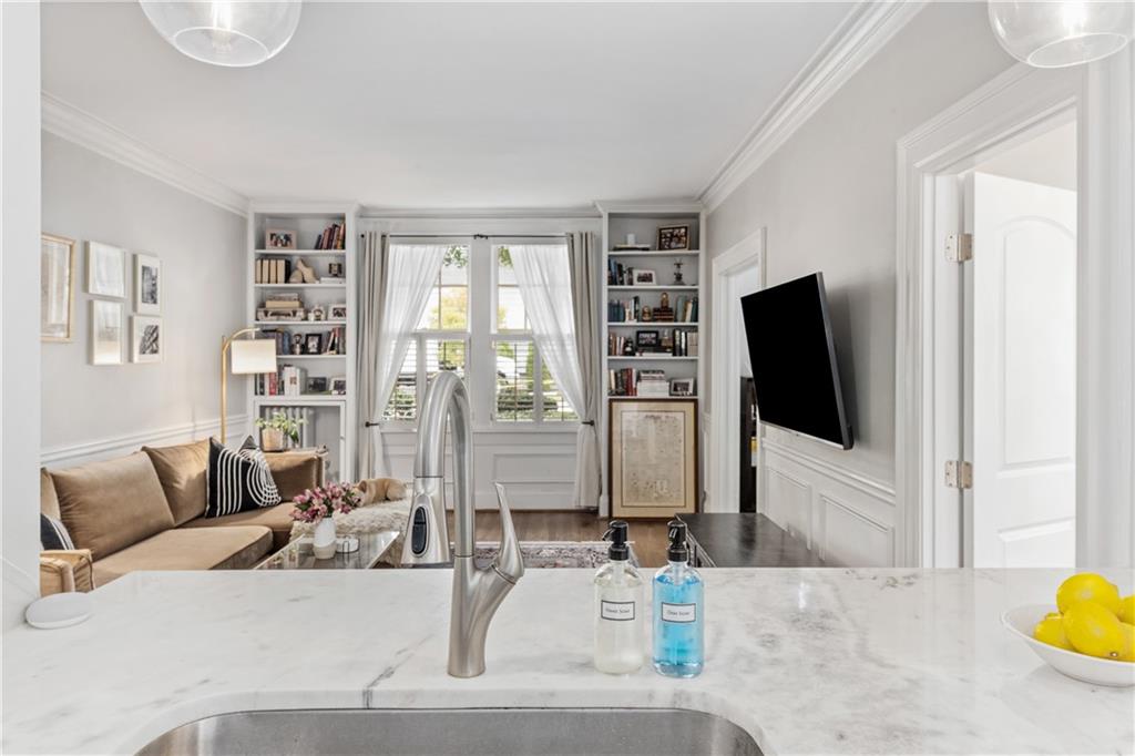 18 Collier Road NW Unit 1