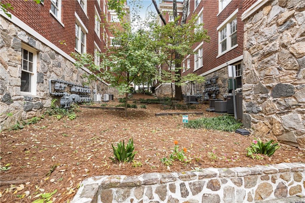 18 Collier Road NW Unit 1