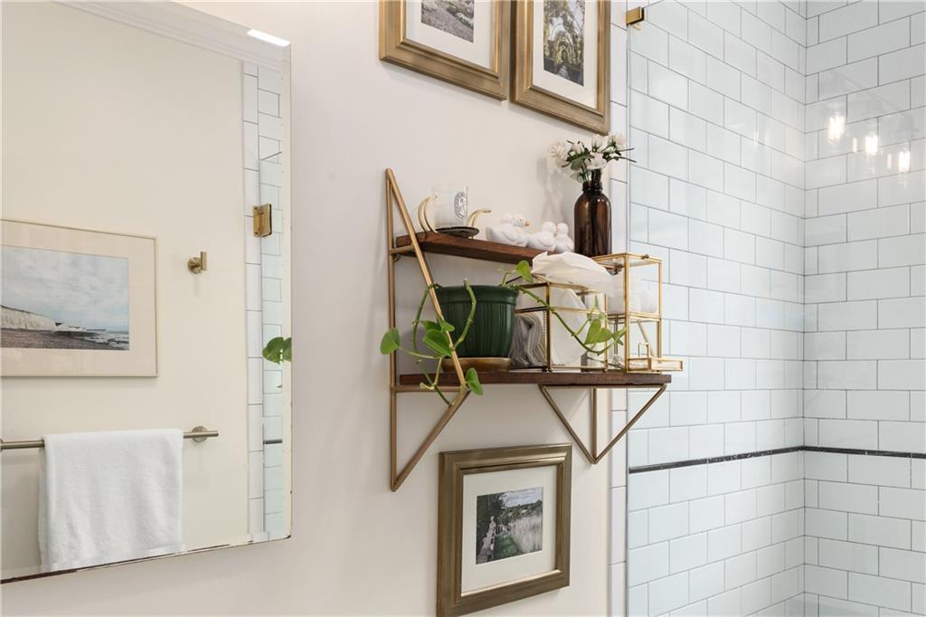 18 Collier Road NW Unit 1