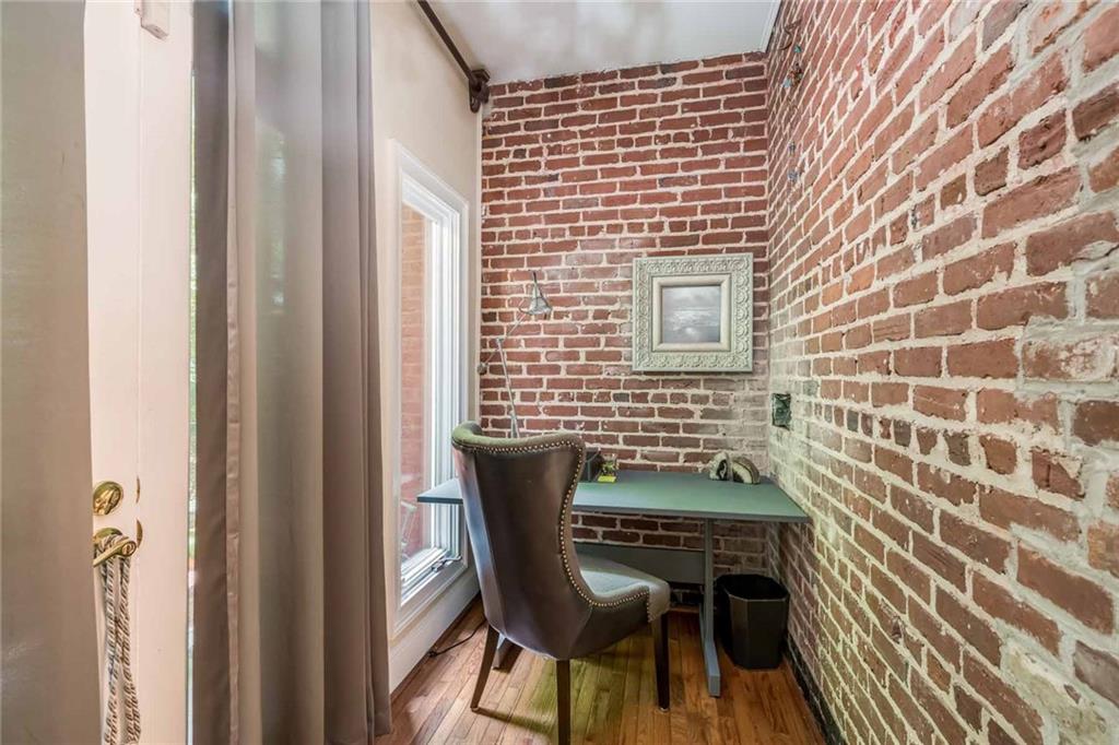 2840 Peachtree Road NW Unit 202