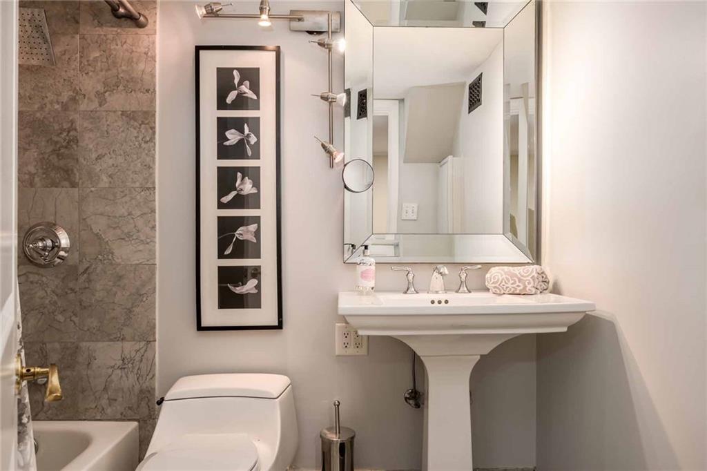 2840 Peachtree Road NW Unit 202