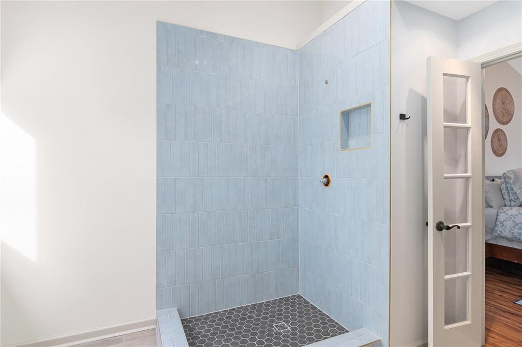 6000 Hampton Bluff Way