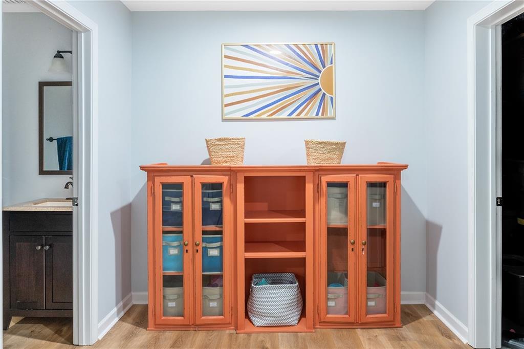 6000 Hampton Bluff Way