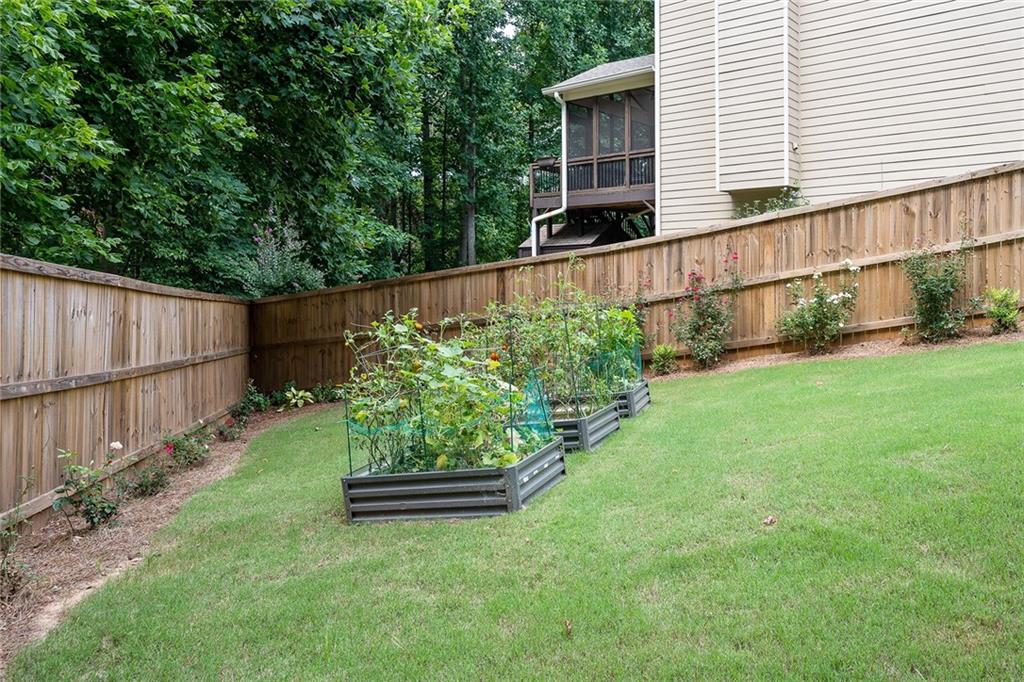 6000 Hampton Bluff Way