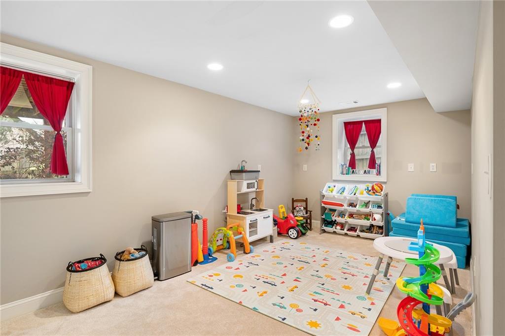 2369 Cloverdale Drive SE