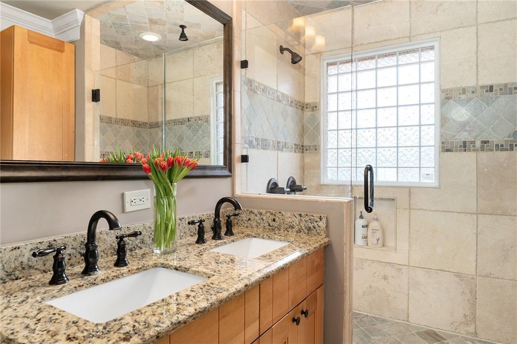 2369 Cloverdale Drive SE