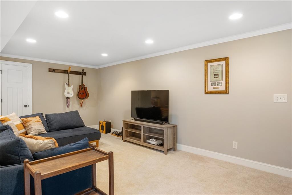 2369 Cloverdale Drive SE