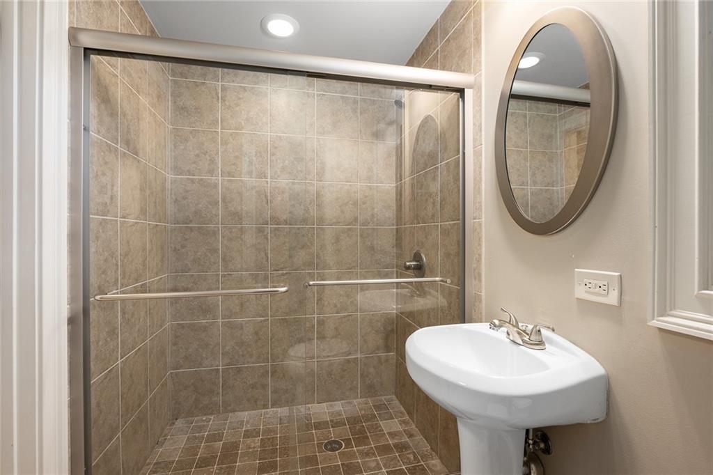 2369 Cloverdale Drive SE