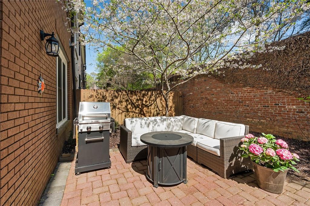 3305 Buckhead Forest Mews NE