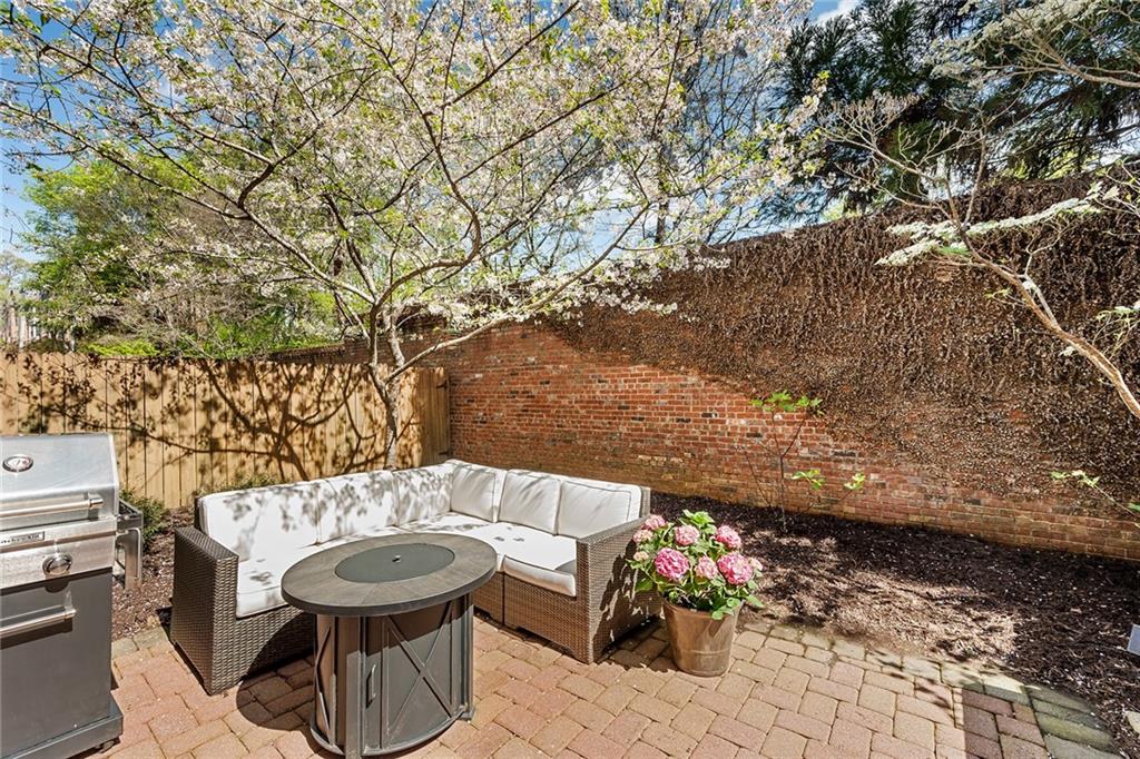 3305 Buckhead Forest Mews NE