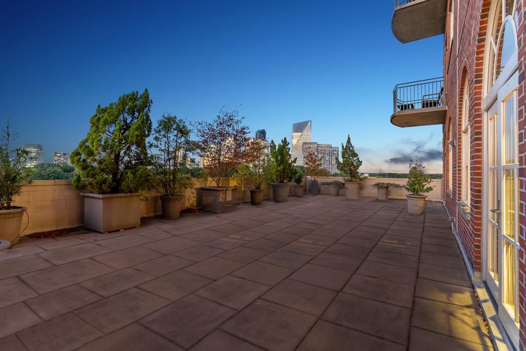 3180 Mathieson Drive Unit 906