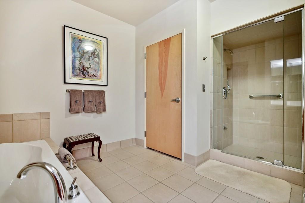 3180 Mathieson Drive Unit 906