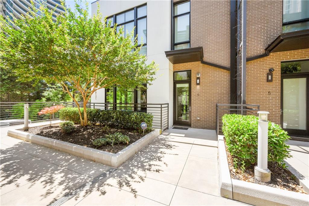 721 Longleaf Drive NE Unit 6