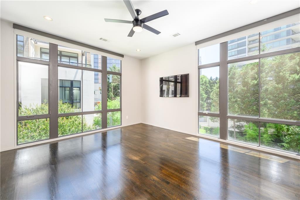 721 Longleaf Drive NE Unit 6