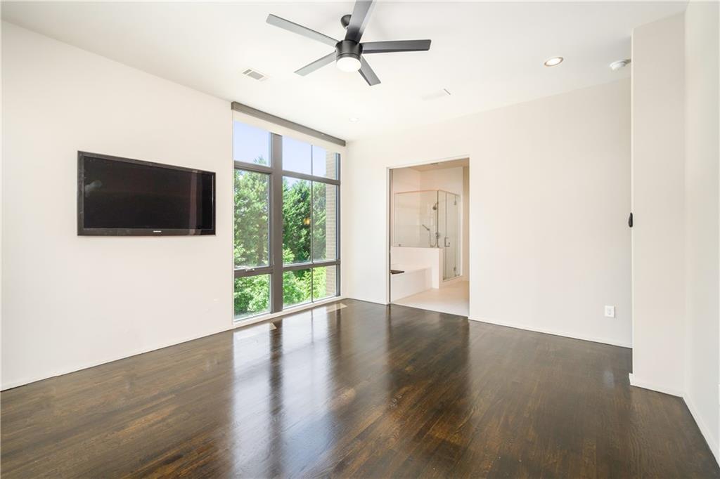 721 Longleaf Drive NE Unit 6