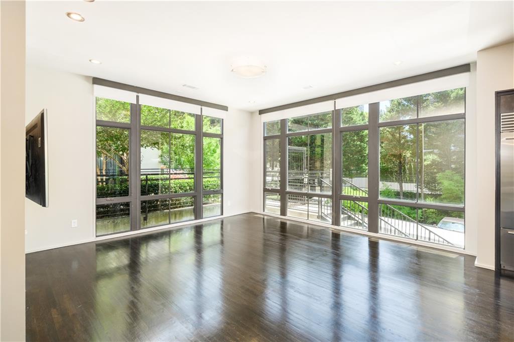 721 Longleaf Drive NE Unit 6