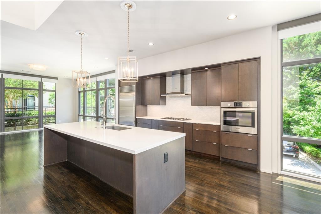 721 Longleaf Drive NE Unit 6