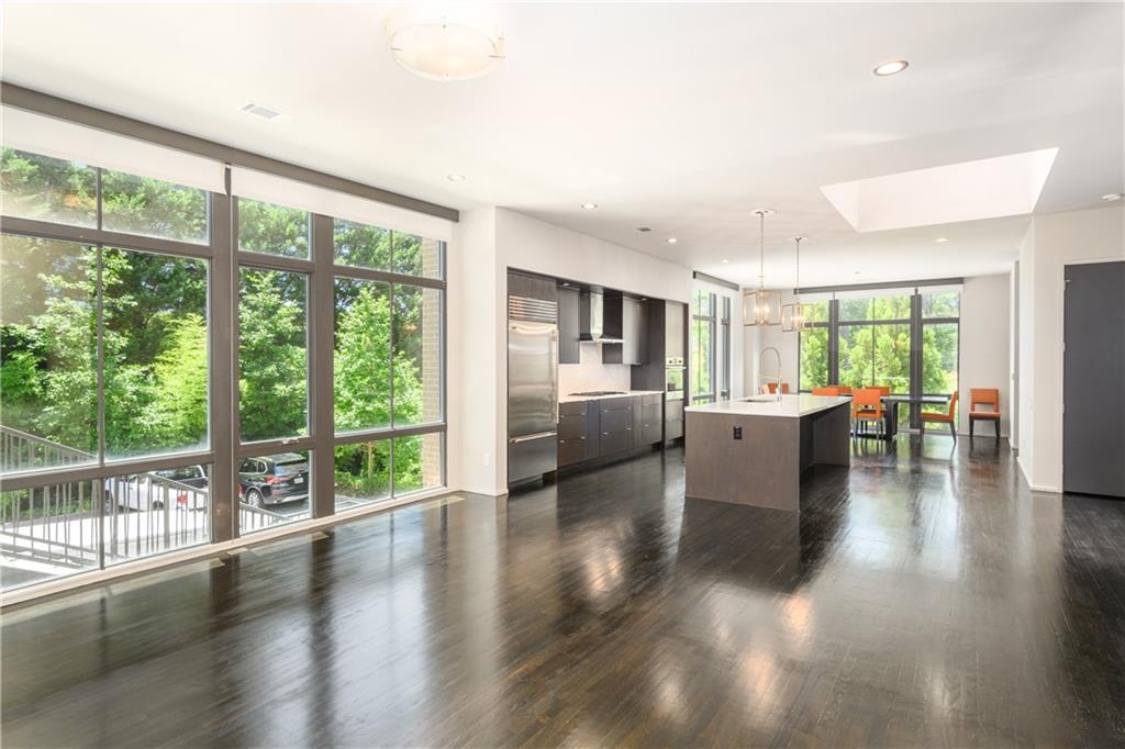 721 Longleaf Drive NE Unit 6