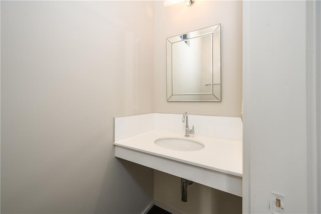 721 Longleaf Drive NE Unit 6