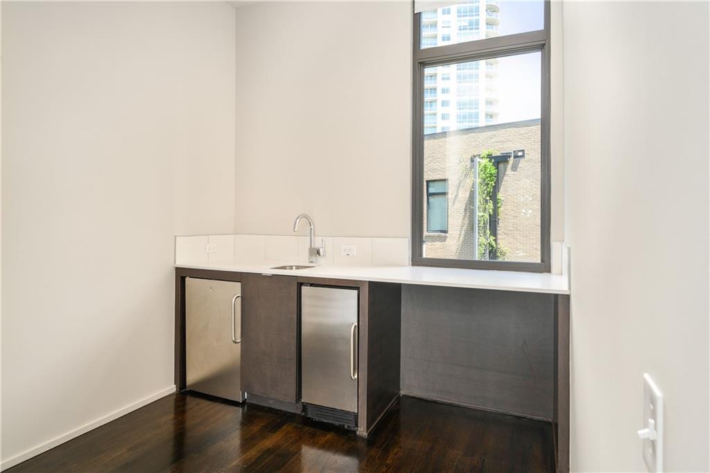 721 Longleaf Drive NE Unit 6