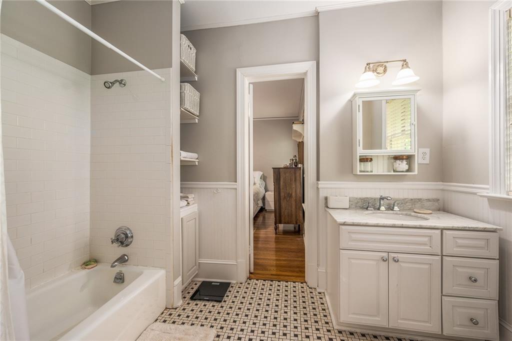 1818 Homestead Avenue NE