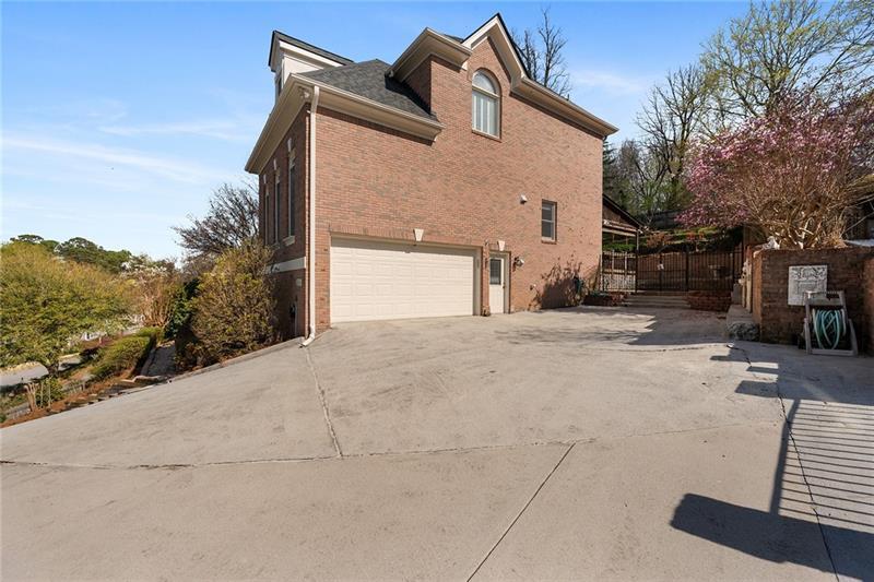 2782 Rangewood Drive NE