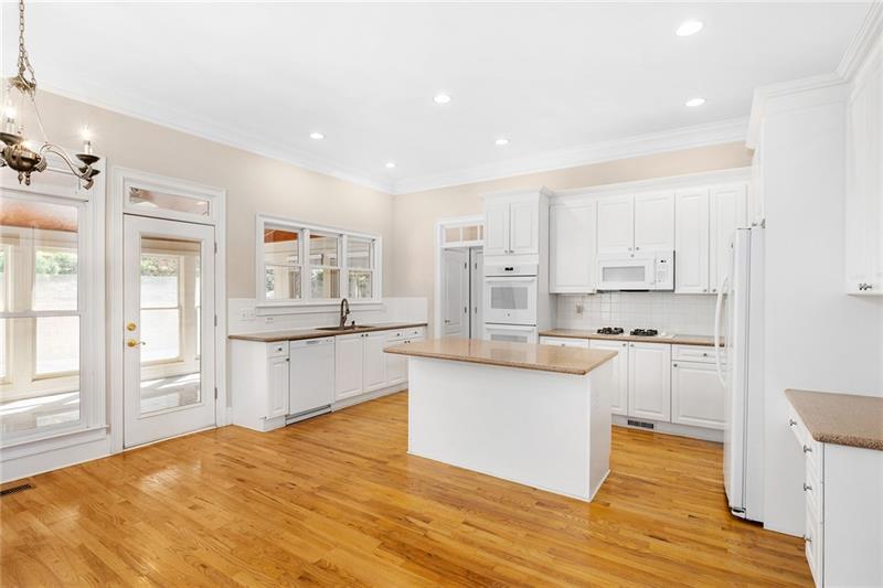 2782 Rangewood Drive NE