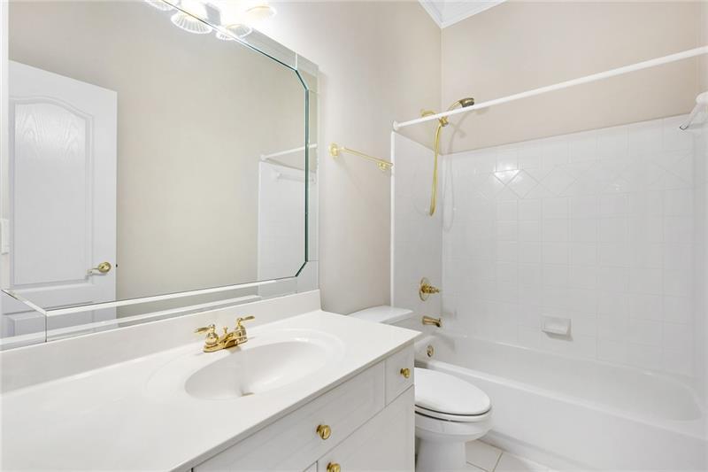 2782 Rangewood Drive NE