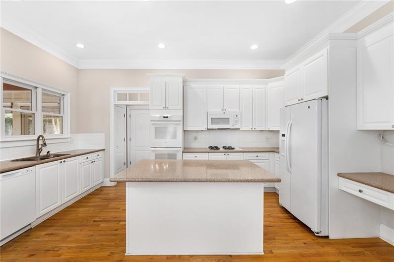 2782 Rangewood Drive NE